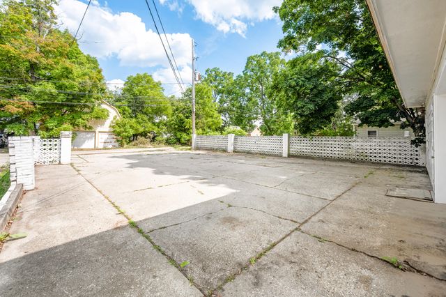 117 S Warren Avenue, Big Rapids, MI 49307