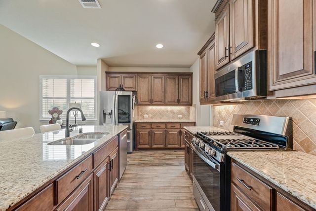 516 W North Creek Drive, Sherman, TX 75092