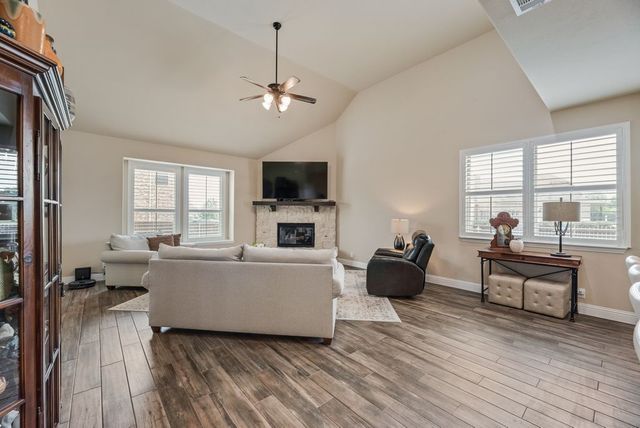 516 W North Creek Drive, Sherman, TX 75092