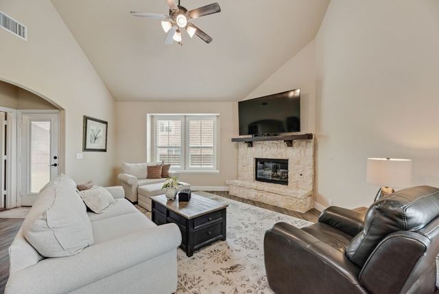 516 W North Creek Drive, Sherman, TX 75092
