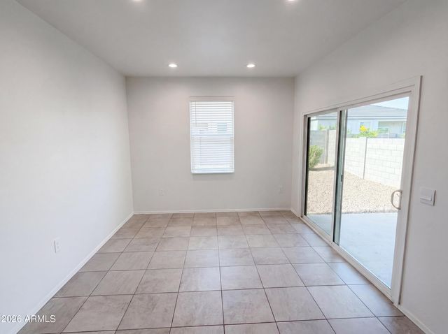 18616 W DESERT HOLLOW Drive, Wittmann, AZ 85361