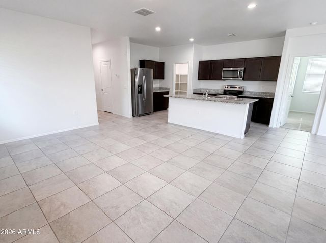 18616 W DESERT HOLLOW Drive, Wittmann, AZ 85361