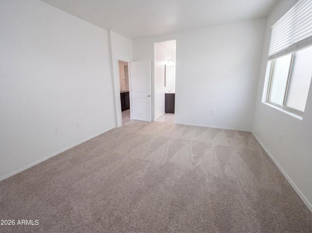 18616 W DESERT HOLLOW Drive, Wittmann, AZ 85361