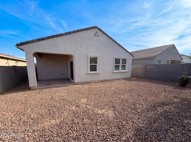 18616 W DESERT HOLLOW Drive, Wittmann, AZ 85361
