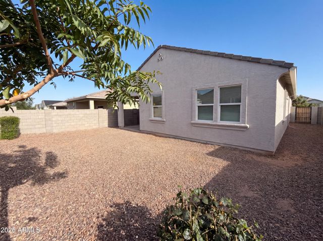 18616 W DESERT HOLLOW Drive, Wittmann, AZ 85361