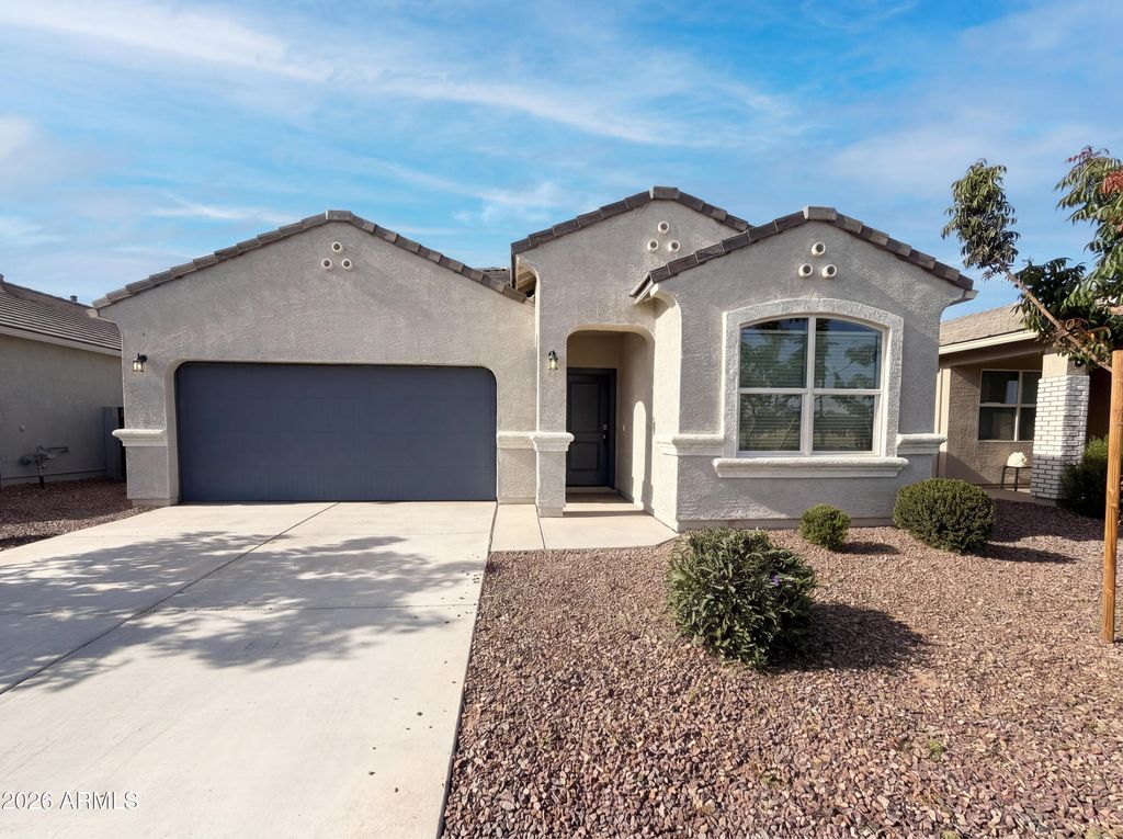 18616 W DESERT HOLLOW Drive, Wittmann, AZ 85361