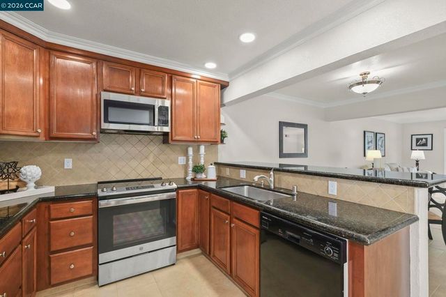 2057 Golden Rain Rd 4, Walnut Creek, CA 94595