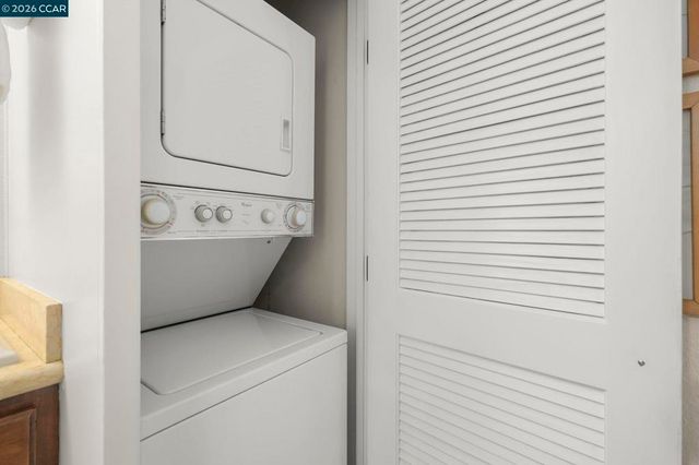 2057 Golden Rain Rd 4, Walnut Creek, CA 94595