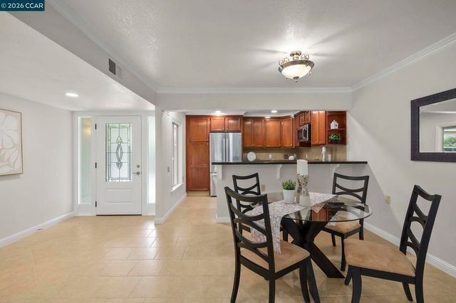 2057 Golden Rain Rd 4, Walnut Creek, CA 94595