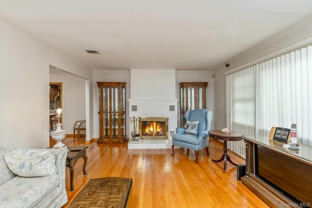 1431 Motor Parkway, Hauppauge, NY 11788