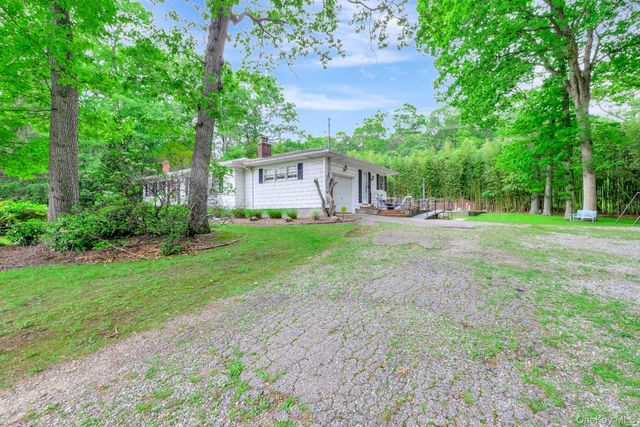 1431 Motor Parkway, Hauppauge, NY 11788