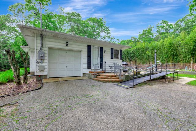 1431 Motor Parkway, Hauppauge, NY 11788