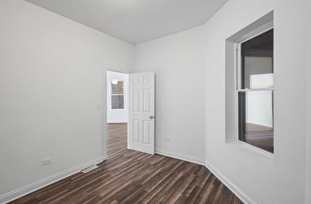 4018 W Polk Street, Chicago, IL 60624