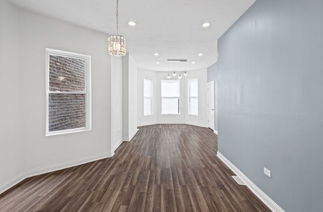 4018 W Polk Street, Chicago, IL 60624