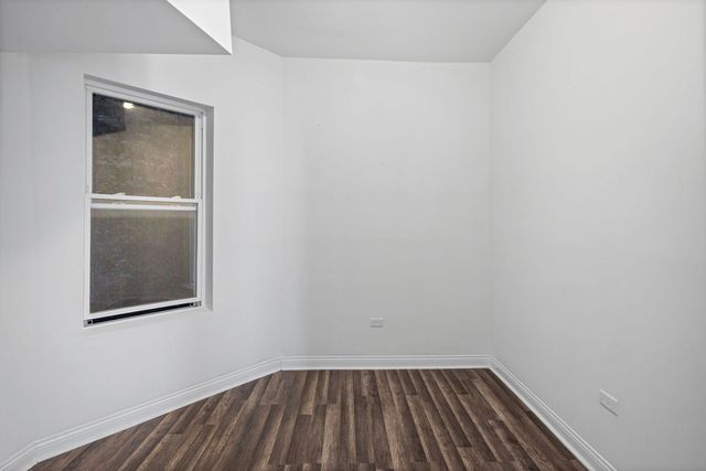 4018 W Polk Street, Chicago, IL 60624