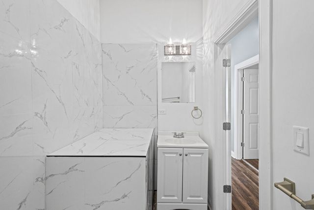 4018 W Polk Street, Chicago, IL 60624