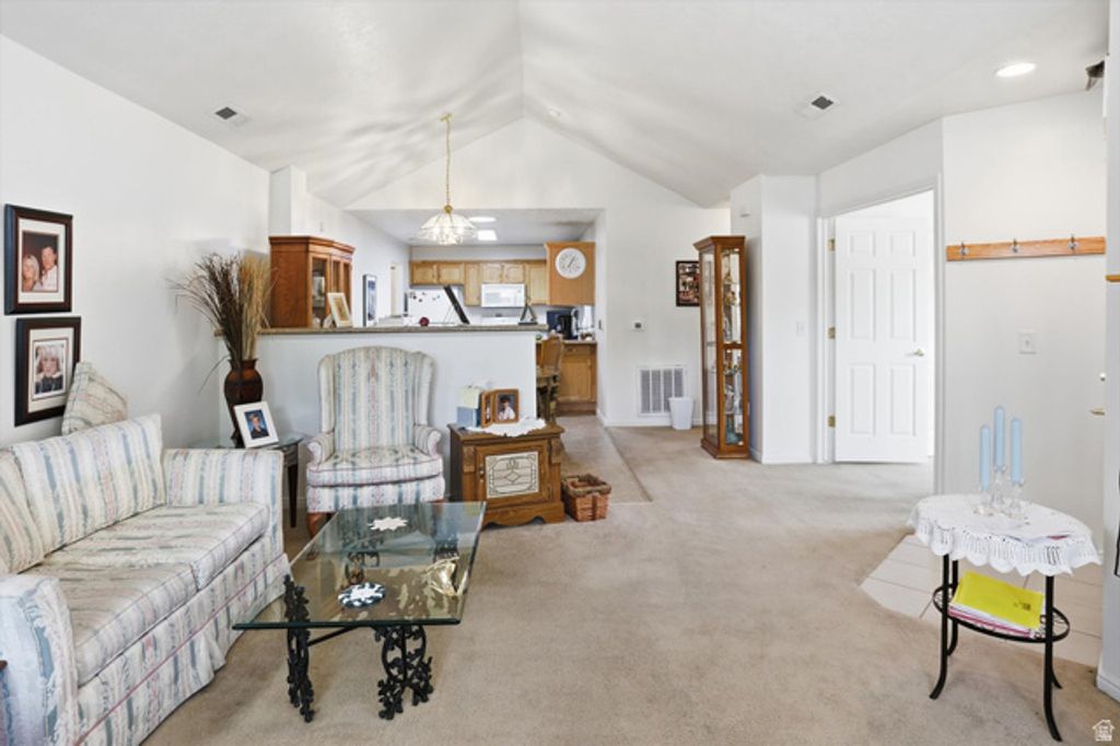 Image 3 of property listing at 3304 S HUNTER VILLA LN #D, West Valley City, UT 84128