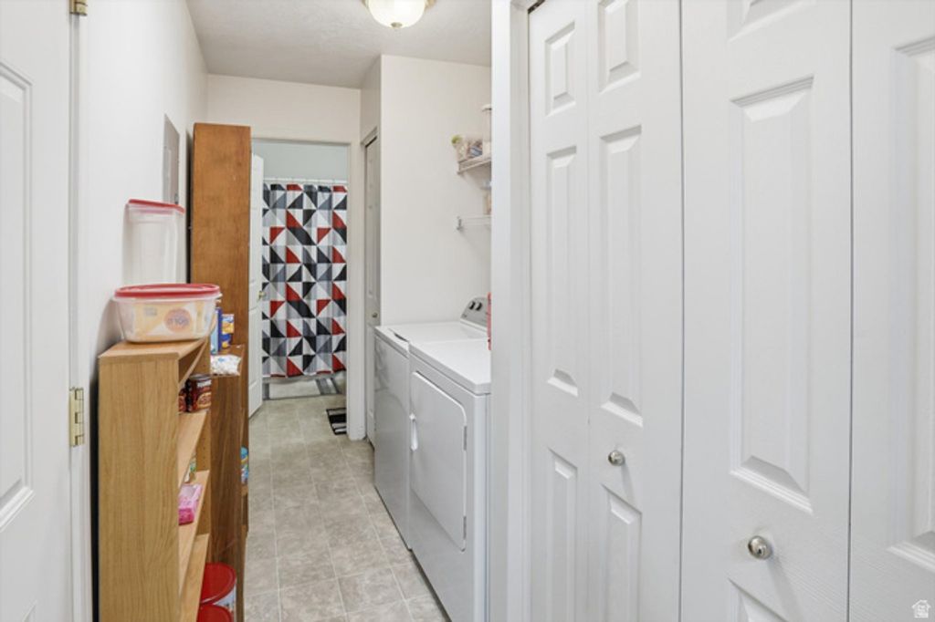 Image 24 of property listing at 3304 S HUNTER VILLA LN #D, West Valley City, UT 84128