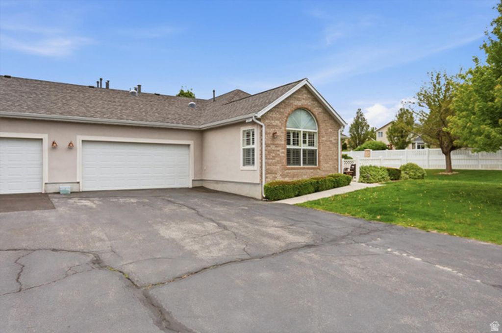 Image 28 of property listing at 3304 S HUNTER VILLA LN #D, West Valley City, UT 84128
