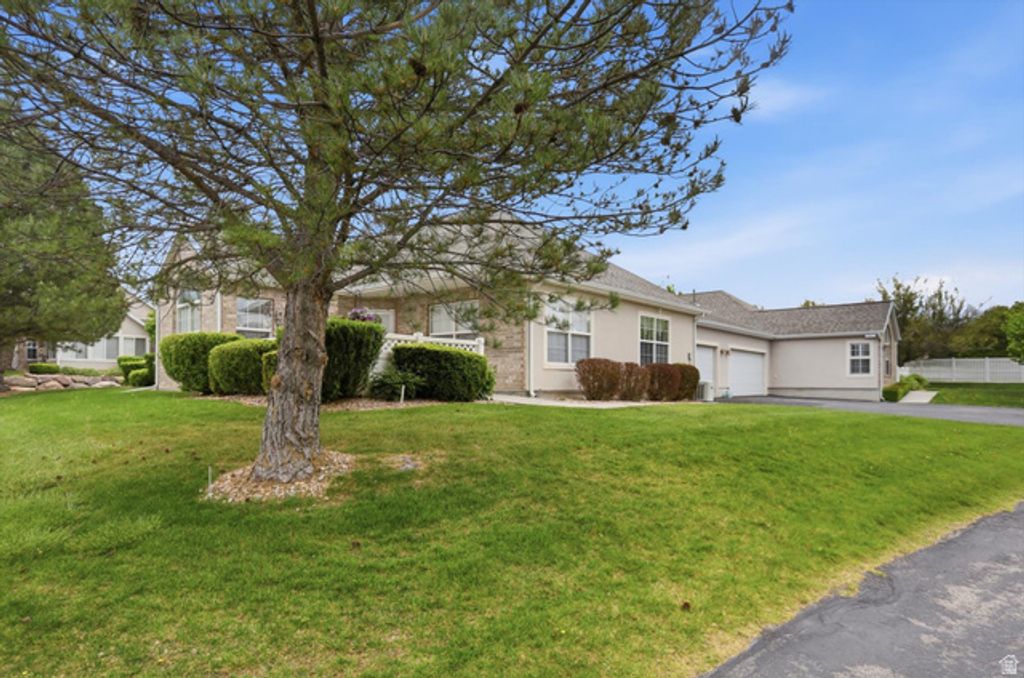 Image 31 of property listing at 3304 S HUNTER VILLA LN #D, West Valley City, UT 84128