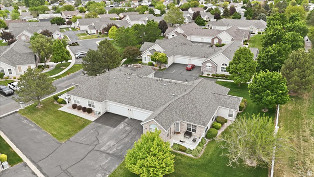 Image 33 of property listing at 3304 S HUNTER VILLA LN #D, West Valley City, UT 84128
