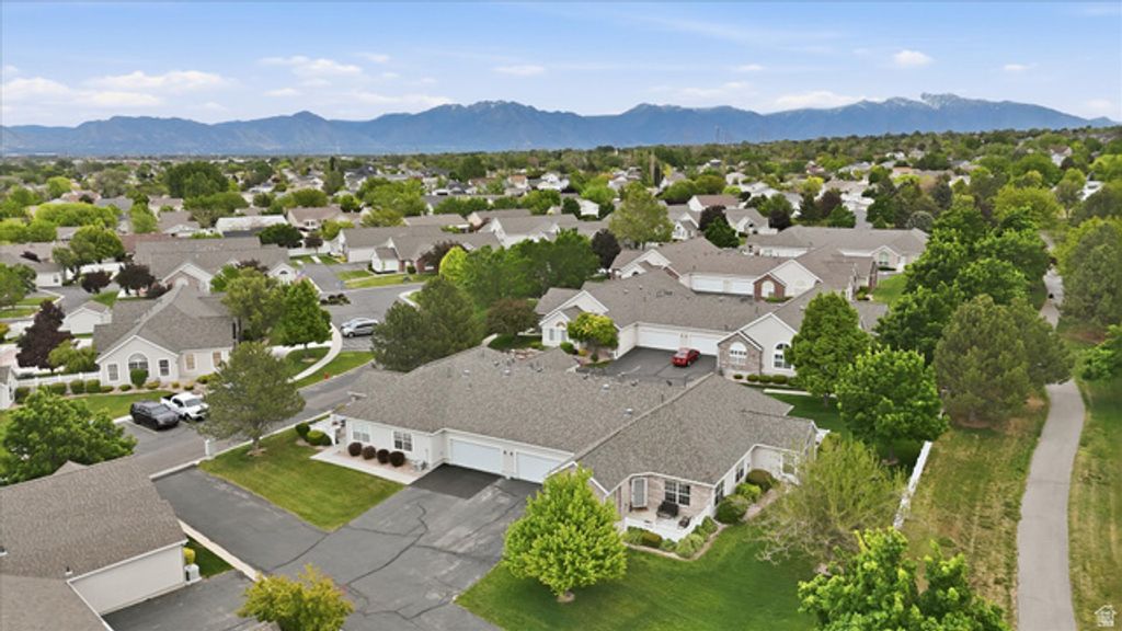 Image 34 of property listing at 3304 S HUNTER VILLA LN #D, West Valley City, UT 84128