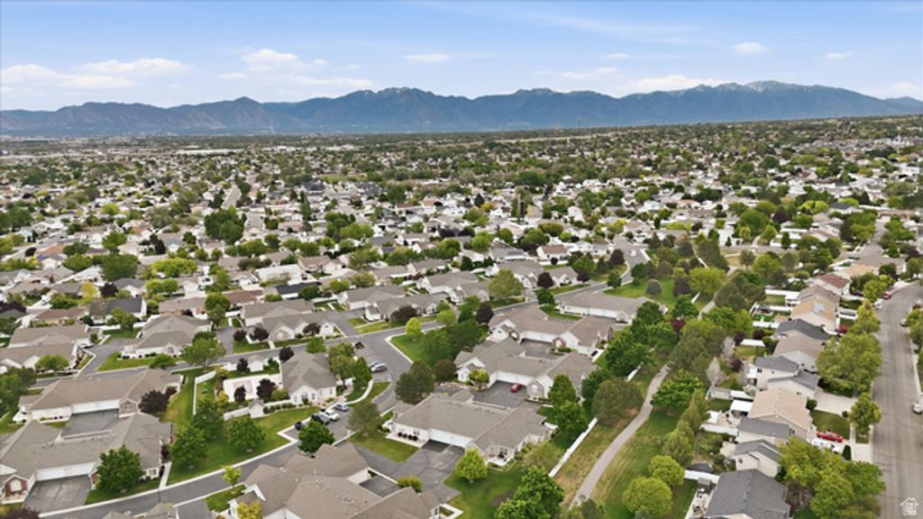 Image 35 of property listing at 3304 S HUNTER VILLA LN #D, West Valley City, UT 84128