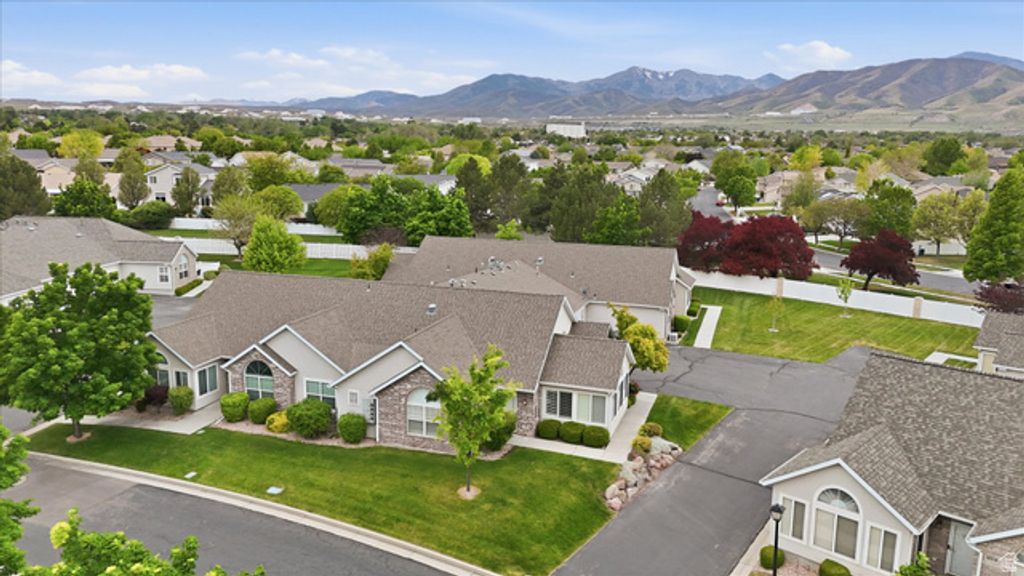 Image 36 of property listing at 3304 S HUNTER VILLA LN #D, West Valley City, UT 84128
