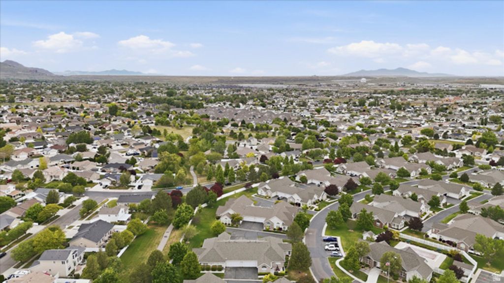 Image 39 of property listing at 3304 S HUNTER VILLA LN #D, West Valley City, UT 84128