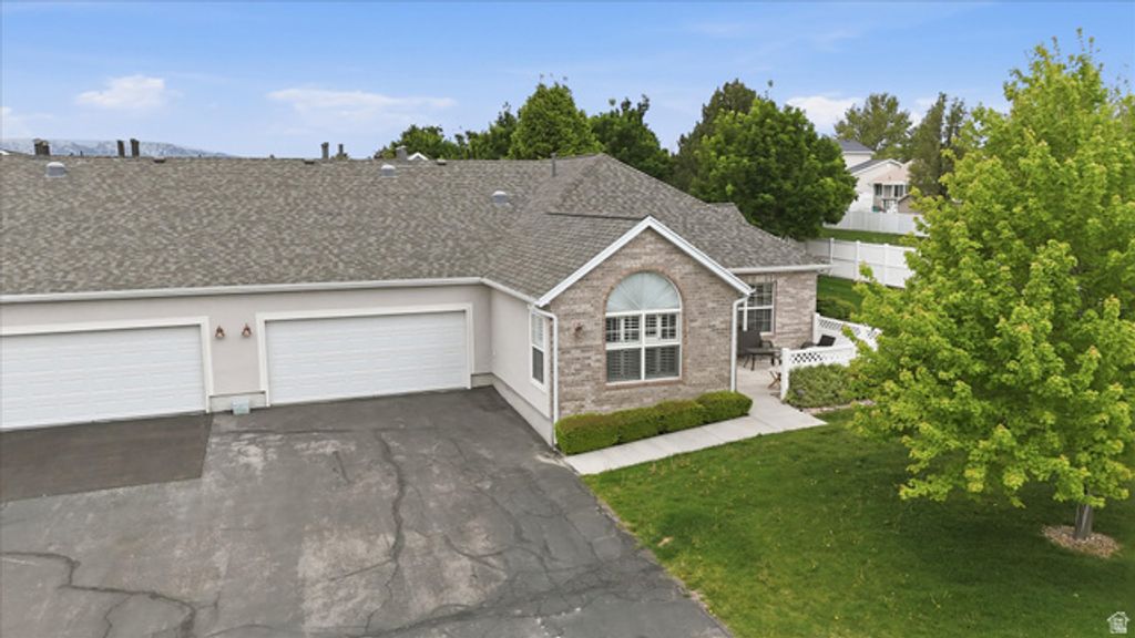 Image 43 of property listing at 3304 S HUNTER VILLA LN #D, West Valley City, UT 84128