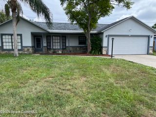 2157 NE Clover Street NE, Palm Bay, FL 32905