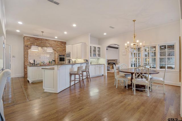 1405 Royal Oak Dr, Tyler, TX 75703