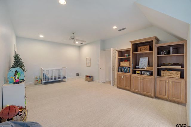 1405 Royal Oak Dr, Tyler, TX 75703