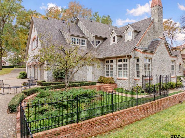 1405 Royal Oak Dr, Tyler, TX 75703