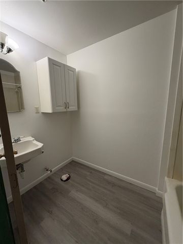 347 Main Road 103, Tiverton, RI 02878