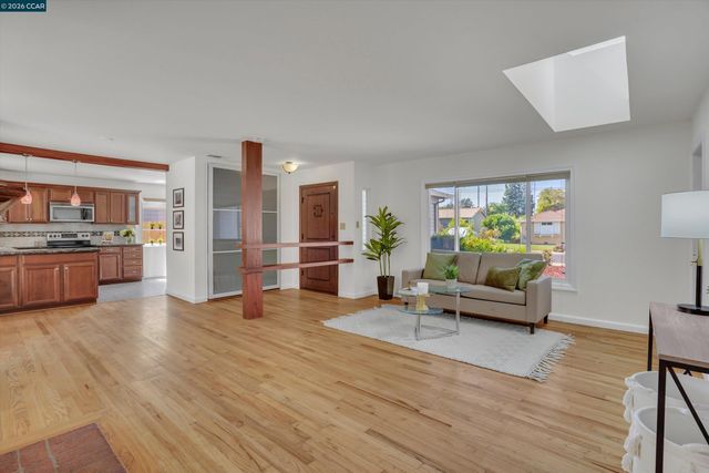 144 Roslyn Dr, Concord, CA 94518