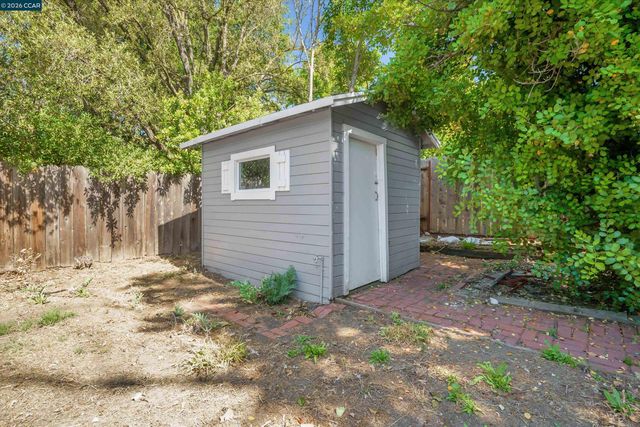 144 Roslyn Dr, Concord, CA 94518