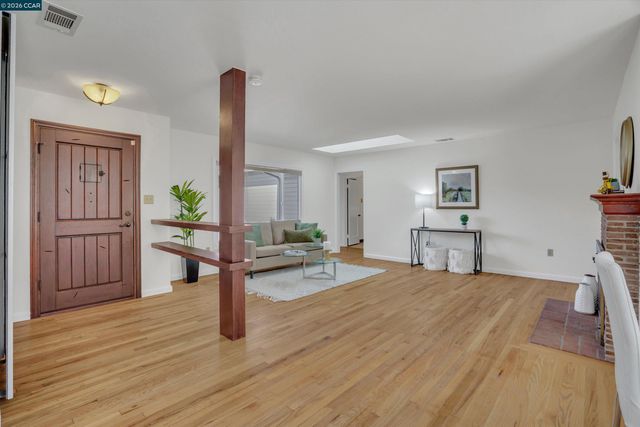 144 Roslyn Dr, Concord, CA 94518