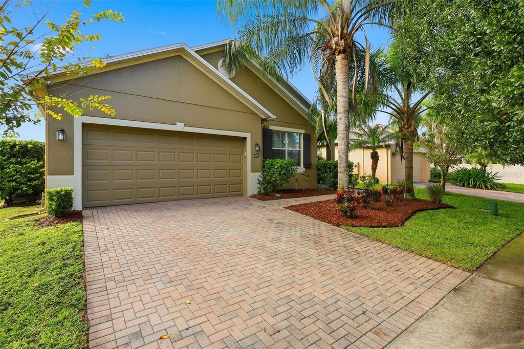Image 2 of property listing at 12722 BOGGY POINTE DRIVE, Orlando, FL 32824
