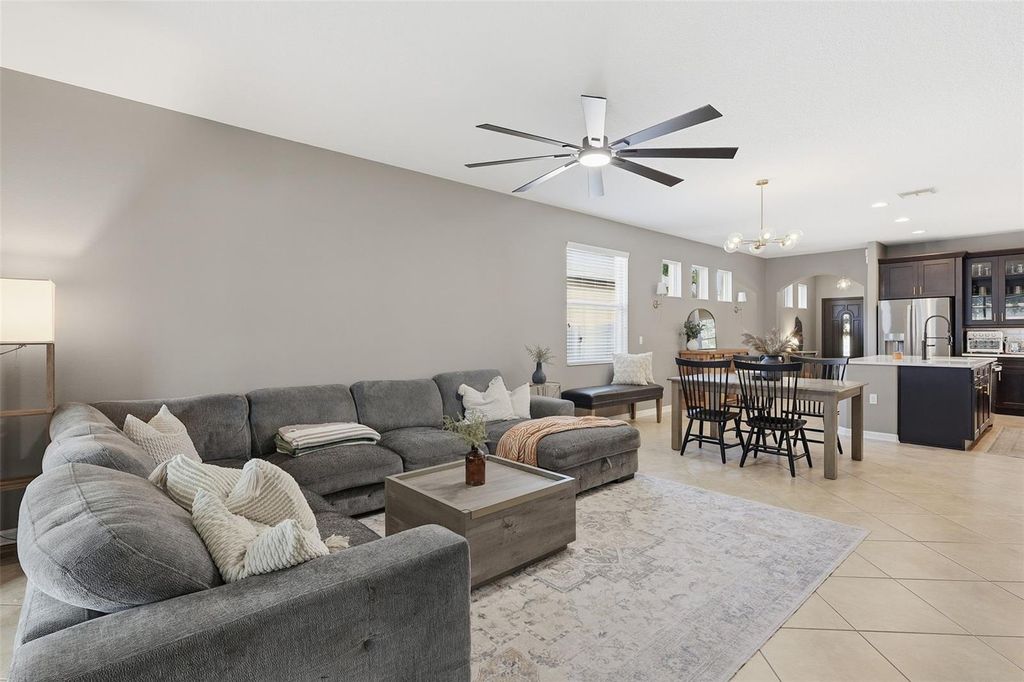 Image 15 of property listing at 12722 BOGGY POINTE DRIVE, Orlando, FL 32824