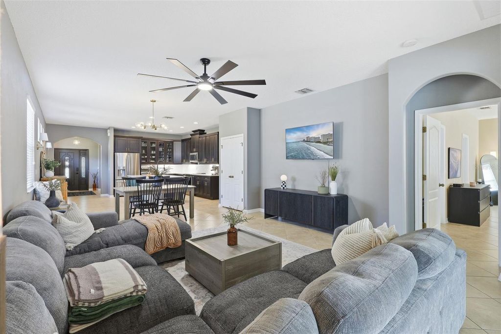 Image 16 of property listing at 12722 BOGGY POINTE DRIVE, Orlando, FL 32824