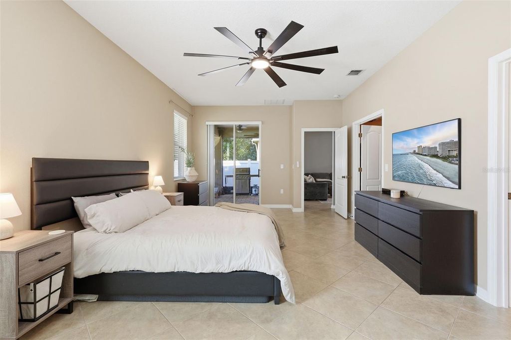 Image 19 of property listing at 12722 BOGGY POINTE DRIVE, Orlando, FL 32824