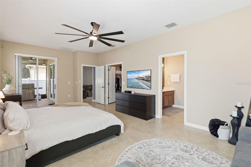 Image 20 of property listing at 12722 BOGGY POINTE DRIVE, Orlando, FL 32824