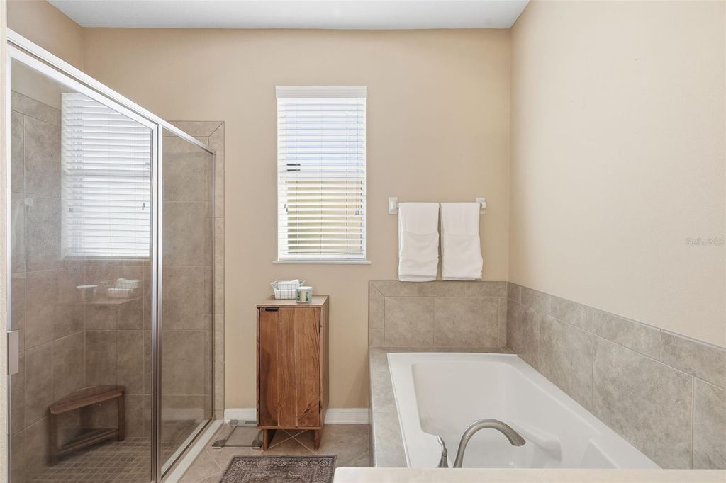 Image 21 of property listing at 12722 BOGGY POINTE DRIVE, Orlando, FL 32824