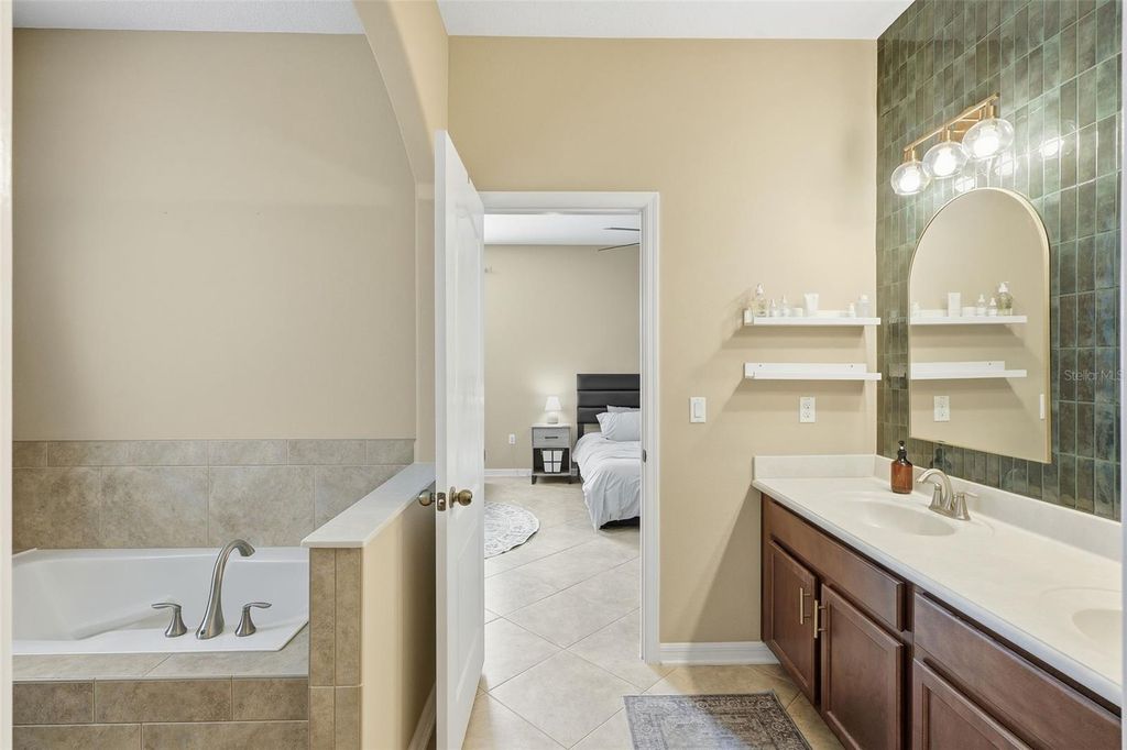 Image 23 of property listing at 12722 BOGGY POINTE DRIVE, Orlando, FL 32824