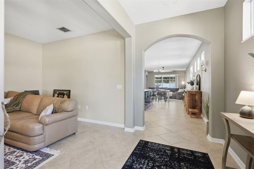 Image 4 of property listing at 12722 BOGGY POINTE DRIVE, Orlando, FL 32824