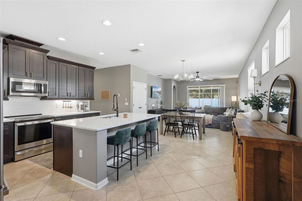 Image 8 of property listing at 12722 BOGGY POINTE DRIVE, Orlando, FL 32824