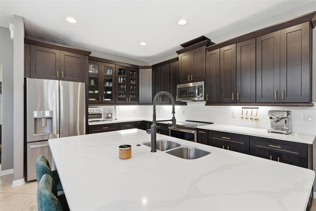 Image 10 of property listing at 12722 BOGGY POINTE DRIVE, Orlando, FL 32824