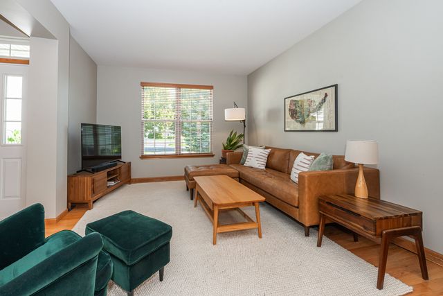 1777 Napa Suwe Court, Wauconda, IL 60084