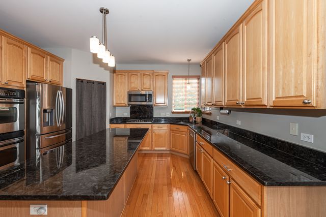 1777 Napa Suwe Court, Wauconda, IL 60084